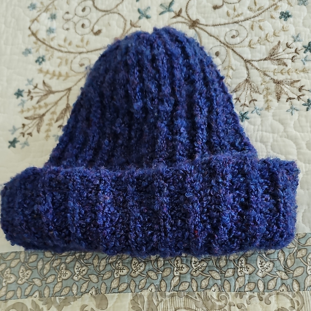 English Village Vintage Acrylic Beanie Hat